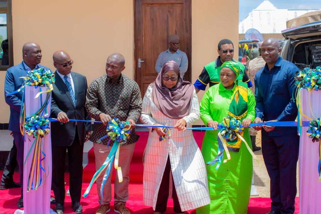 RAIS SAMIA AZINDUA SHULE 302 ZILIZOJENGWA KUPITIA MRADI WA BOOST NA SEQUIP