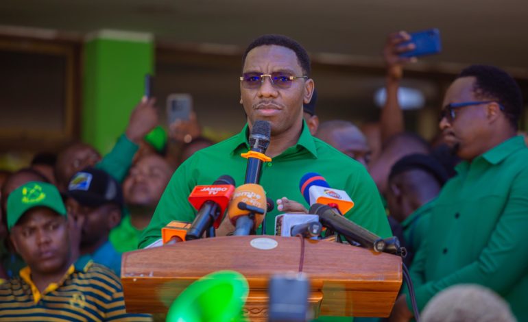  MAKONDA APOKELEWA NA MAMIA YA WANA-CCM, HOTUBA YAKE YAKONGA NYOYO ZA WANANCHI